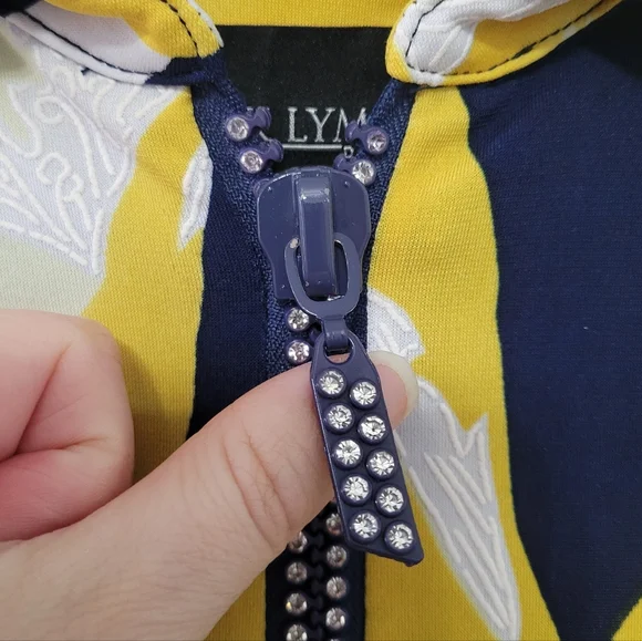 Frank Lyman Collared Stripe Floral Sleeveless Top Size 8 Half Zip Rhinestones - Picture 3 of 10